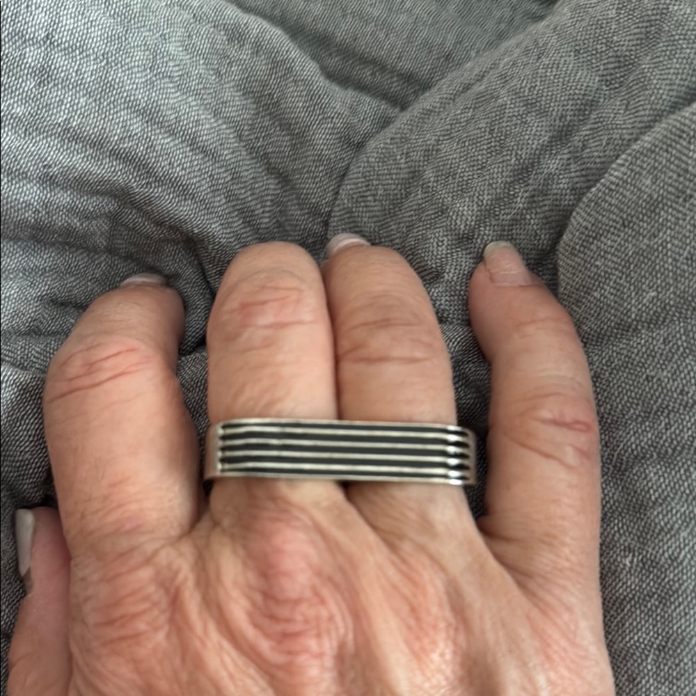 Modern Silver Striped Ring with Architectural Design